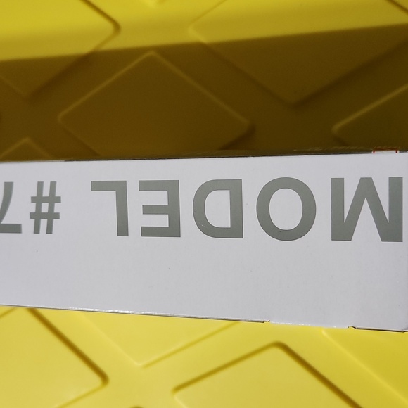 Barbie Signature Looks Doll in Glittering Silver Ensemble - Picture 4 of 7